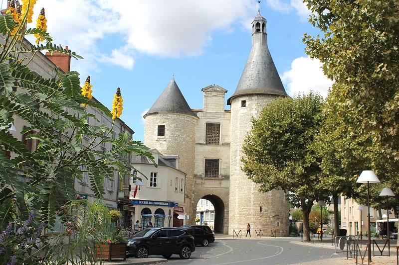 11218161_700268930106091_8823917687669402690_n